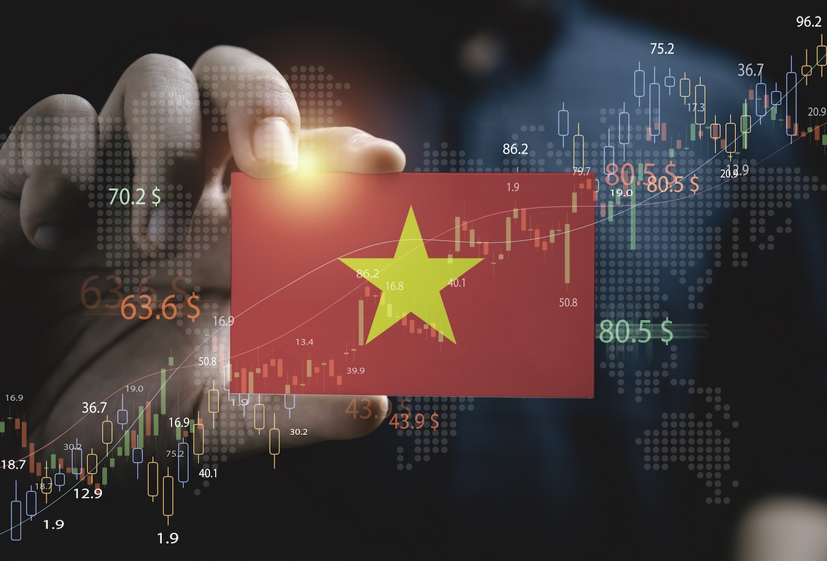 Entering the Vietnam CFD & Forex Market in 2026: Marketing Strategy & Regulatory Compliance